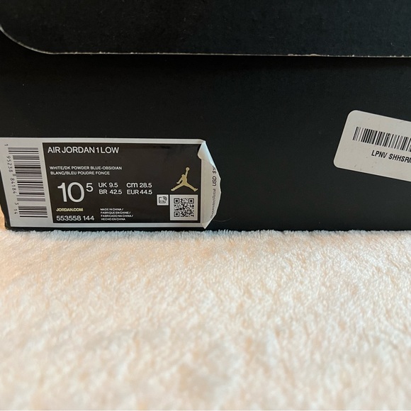 Air Jordan 1 Low UNC 2021 - Picture 15 of 17